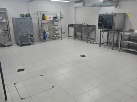 Izdavanje, poslovni prostor, 250m², Lastva Grbaljska, Kotor - image 2