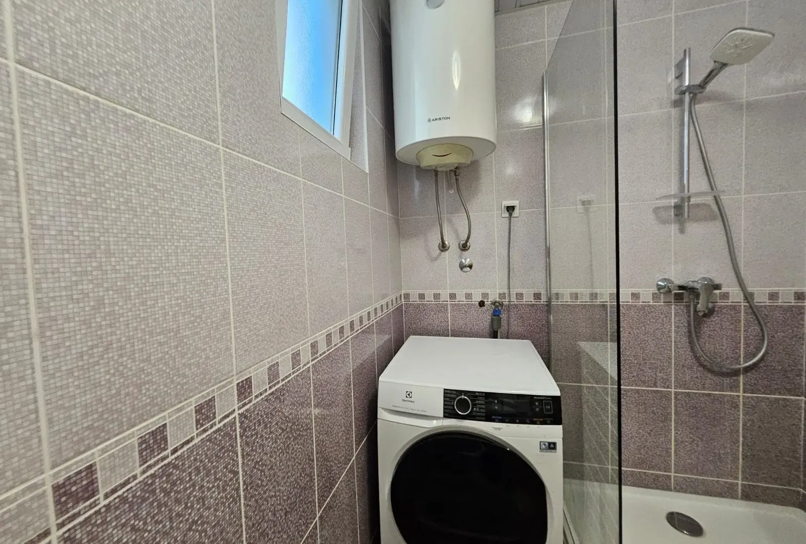 Prodaja, dvosoban stan, 68m², Bečići, Budva