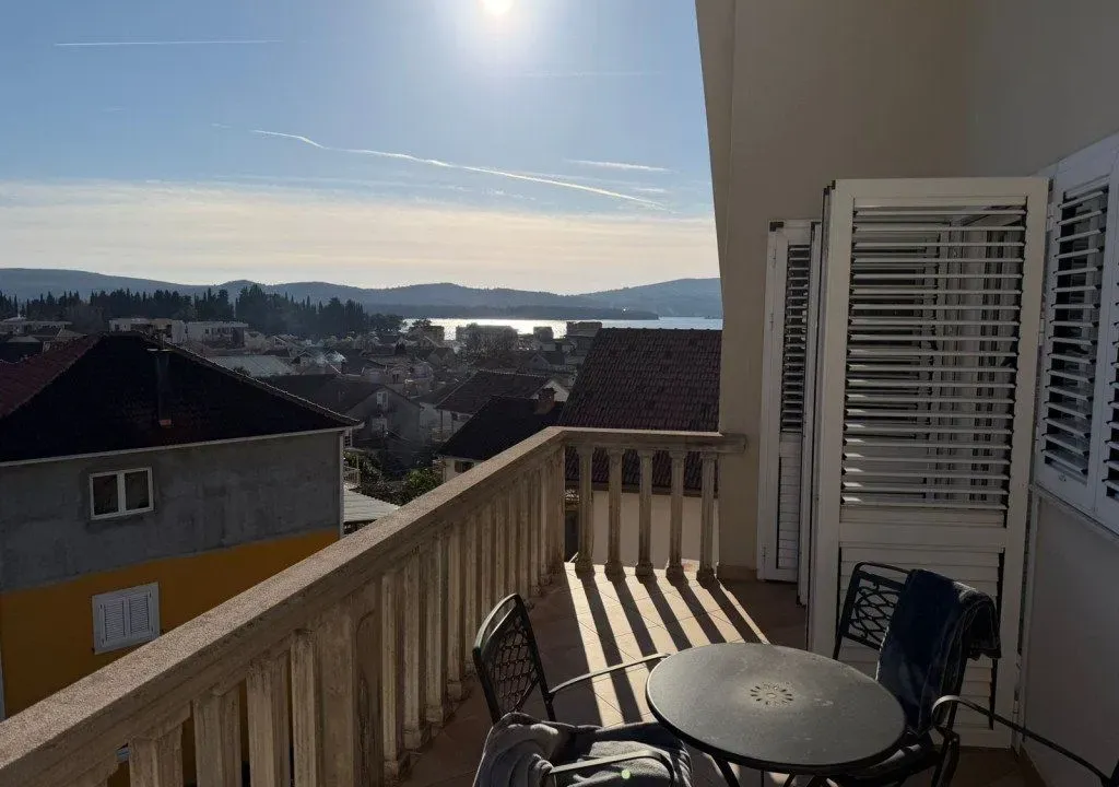Rent, one bedroom apartment, 60m², Kalimanj, Tivat
