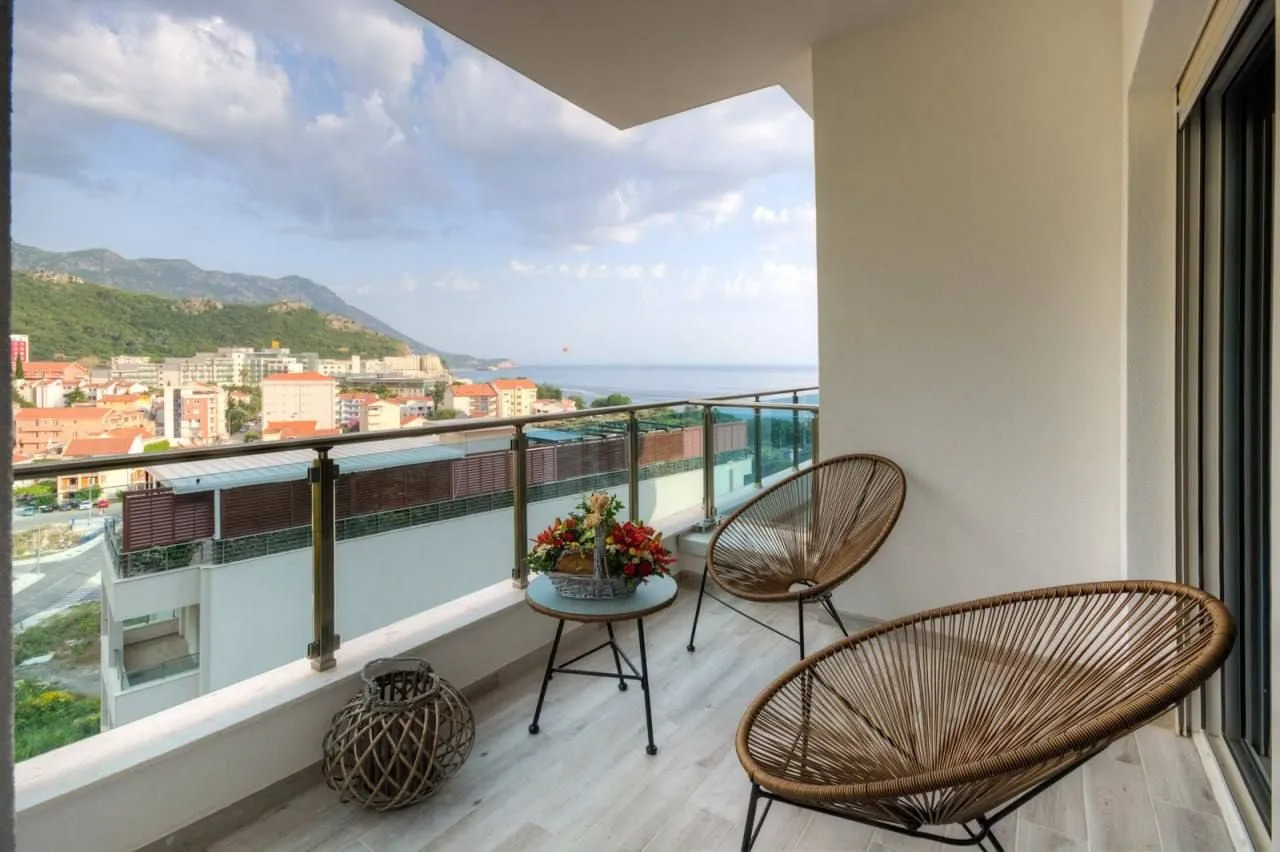 Sale, two bedroom apartment, 63m², Bečići, Budva
