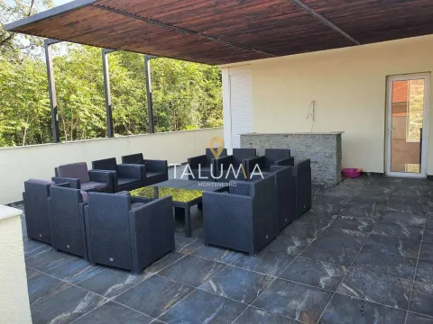 Prodaja, kuća, 180m², Gornja Gorica, Podgorica - image 12