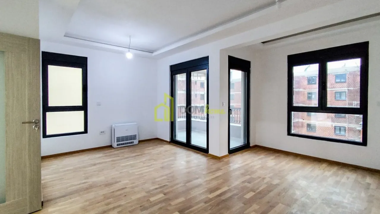 Prodaja, dvosoban stan, 69m², Šušanj, Bar