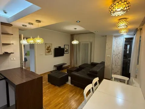 Prodaja, dvosoban stan, 72m², City Kvart, Podgorica - image 1