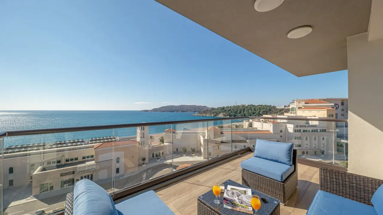 Rent, three bedroom apartment, 136m², Bečići, Budva