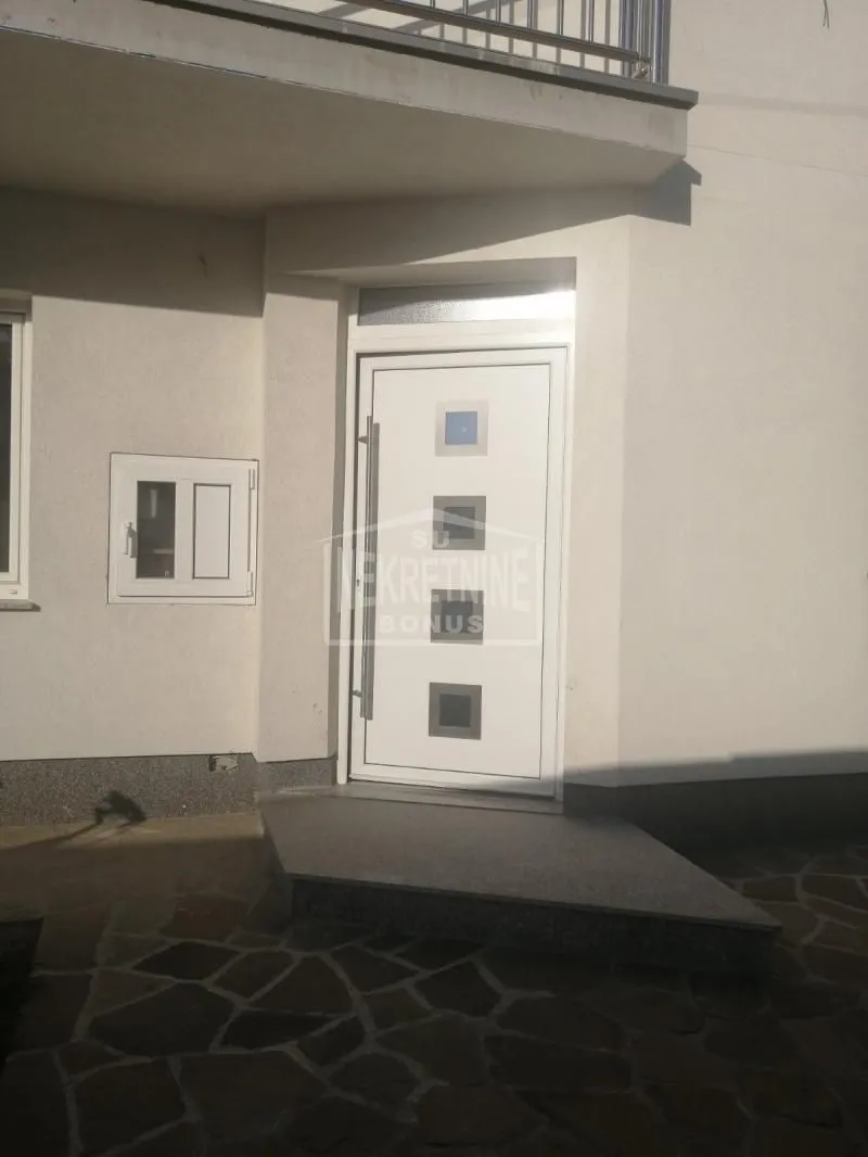 Prodaja, kuća, 229m², Kertvaroš, Subotica
