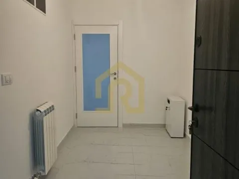 Prodaja, trosoban stan, 80m², Mali Mokri Lug, Zvezdara Sve Podlokacije - image 1