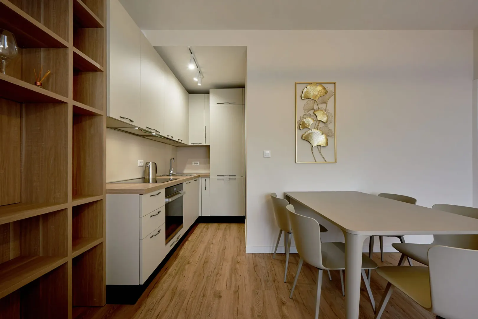 Rent, two bedroom apartment, 58m², Bečići, Budva