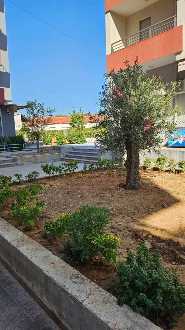 Izdavanje, dvosoban stan, 70m², Centar, Podgorica