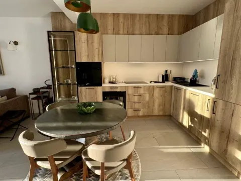 Rent, two bedroom apartment, 91m², Opatovo, Tivat - image 9