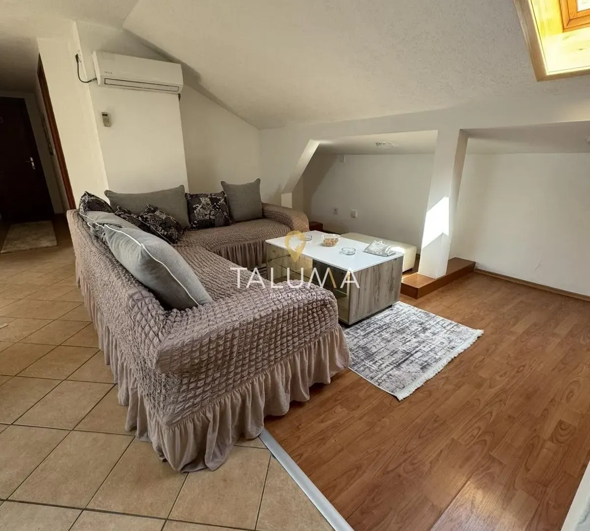 Izdavanje, dvosoban stan, 49m², Stari Aerodrom, Podgorica