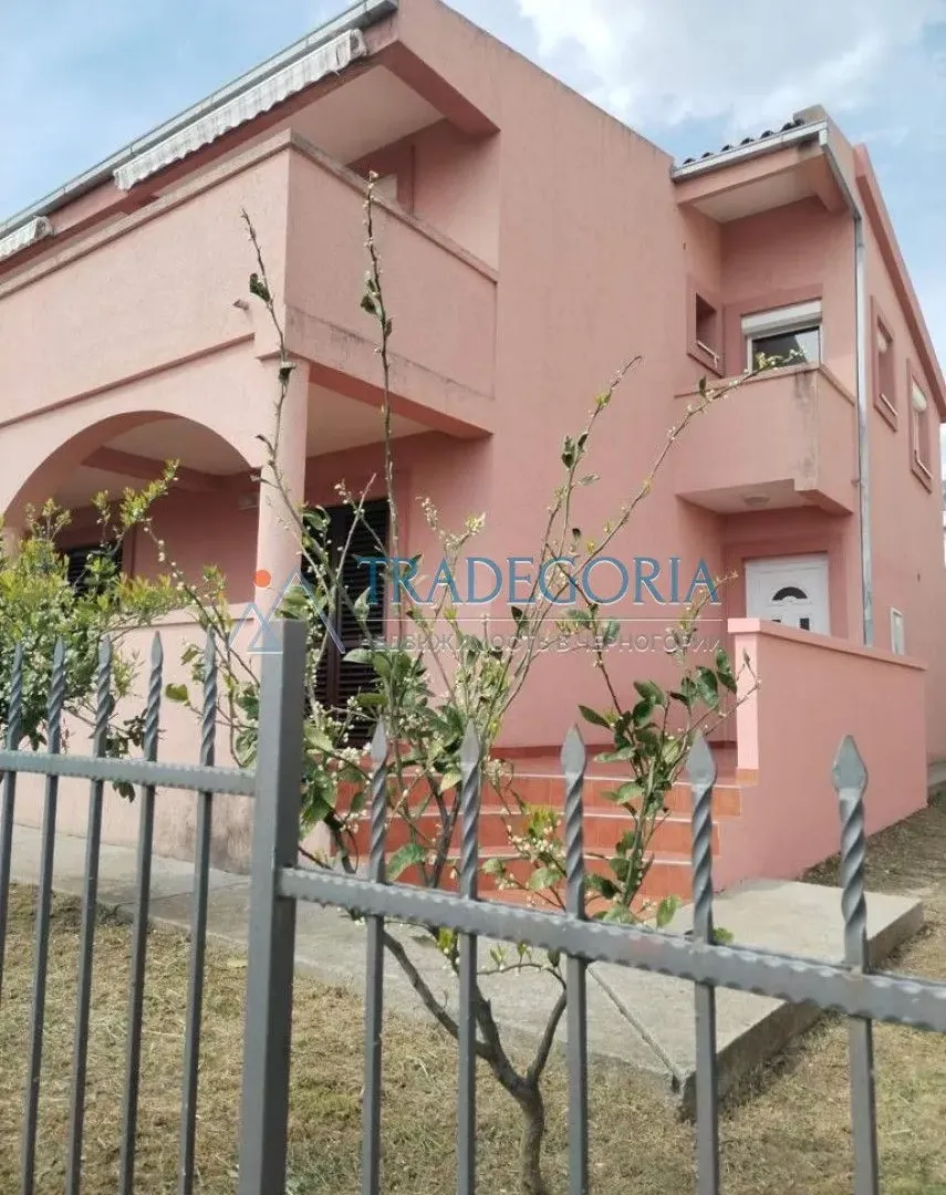 Prodaja, kuća, 220m², Bar, Crna Gora