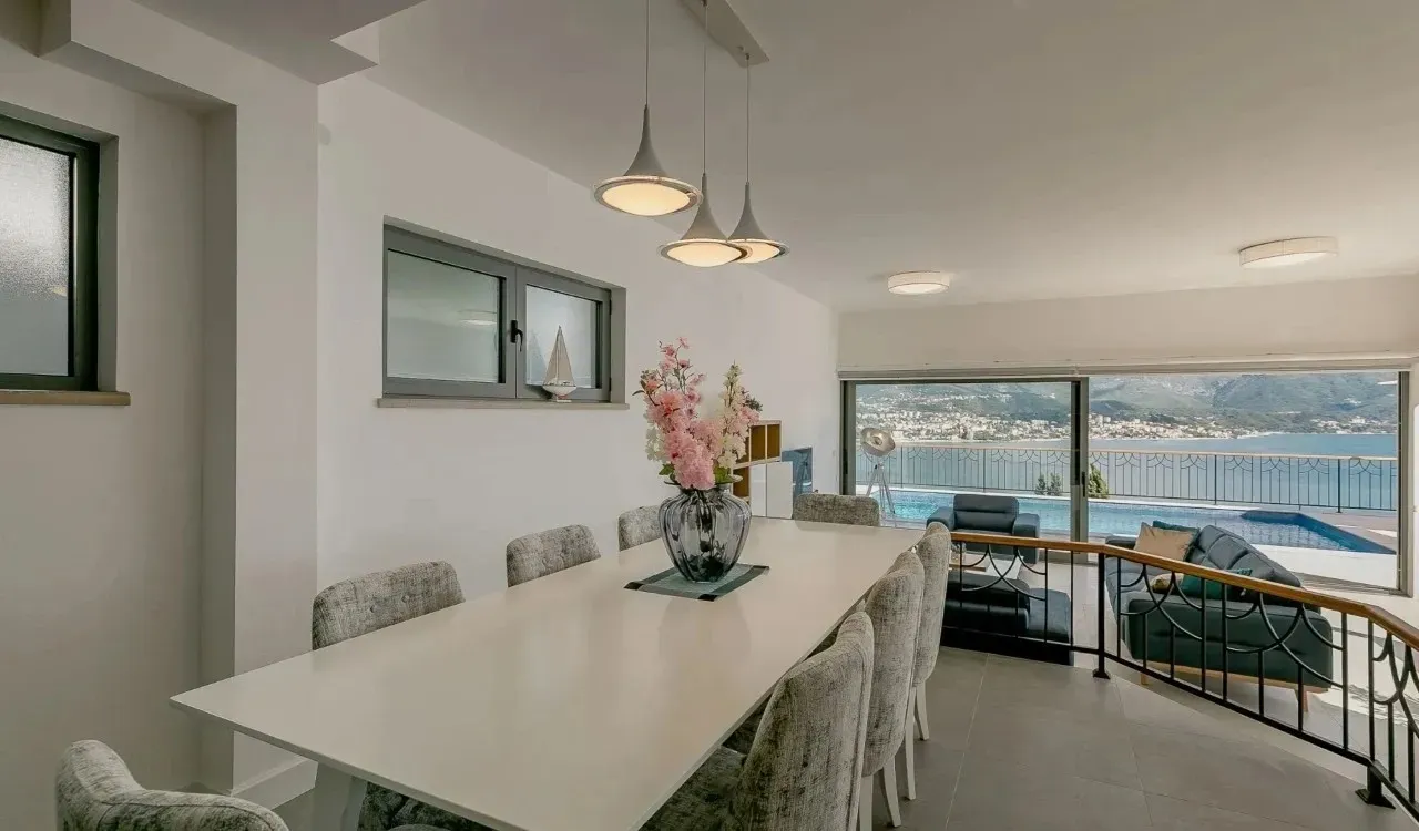 Sale, house, 236m², Njivice, Herceg Novi