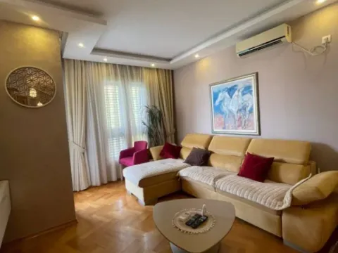 Prodaja, dvosoban stan, 70m², Bečići, Budva