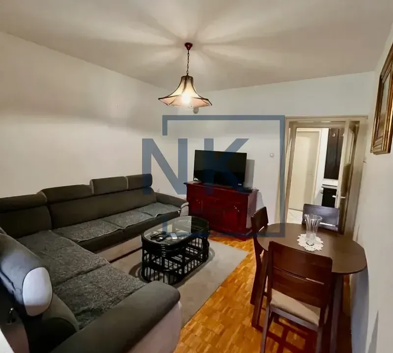 Izdavanje, dvosoban stan, 80m², Centar, Podgorica