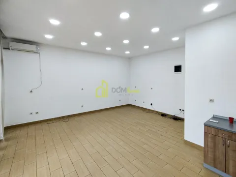 Izdavanje, poslovni prostor, 31m², Podgorica, Crna Gora
