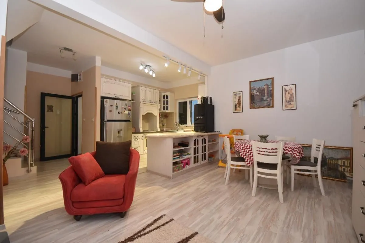 Prodaja, trosoban stan, 120m², Đenovići, Herceg Novi