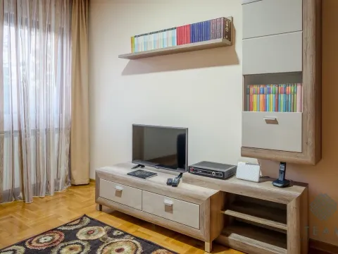 Rent, three bedroom apartment, 120m², Ibričevina, Podgorica - image 8