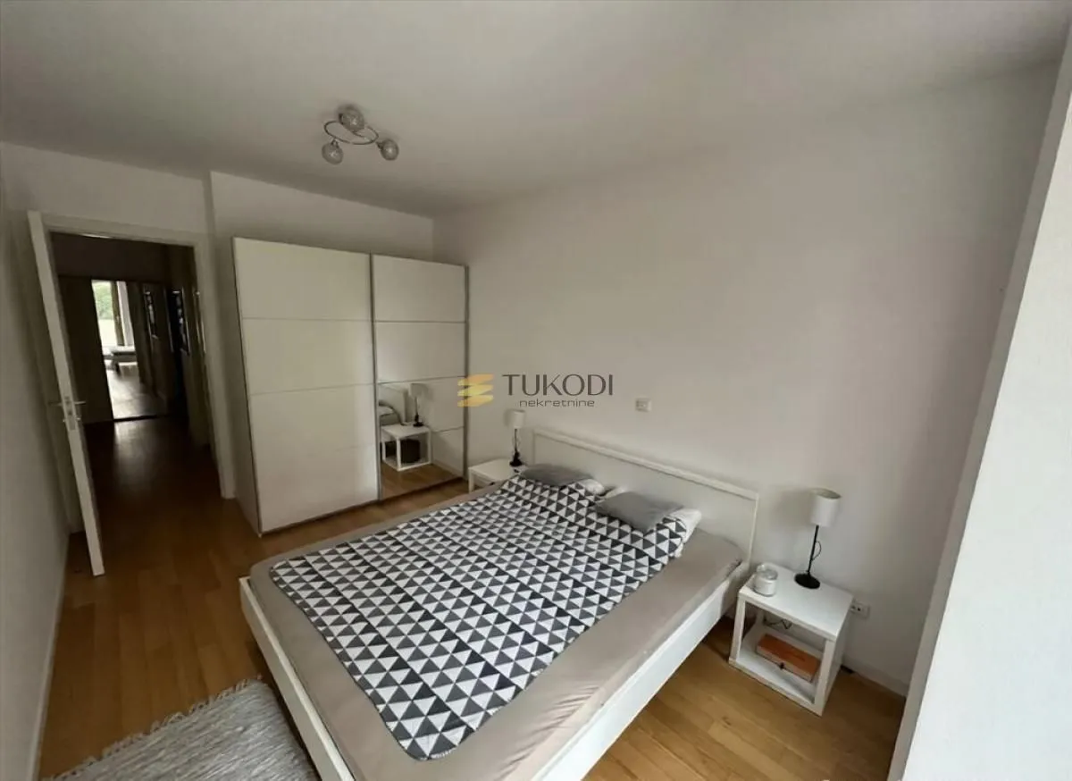 Izdavanje, dvosoban stan, 65m², Novi Beograd Blok 67, Novi Beograd Sve Podlokacije