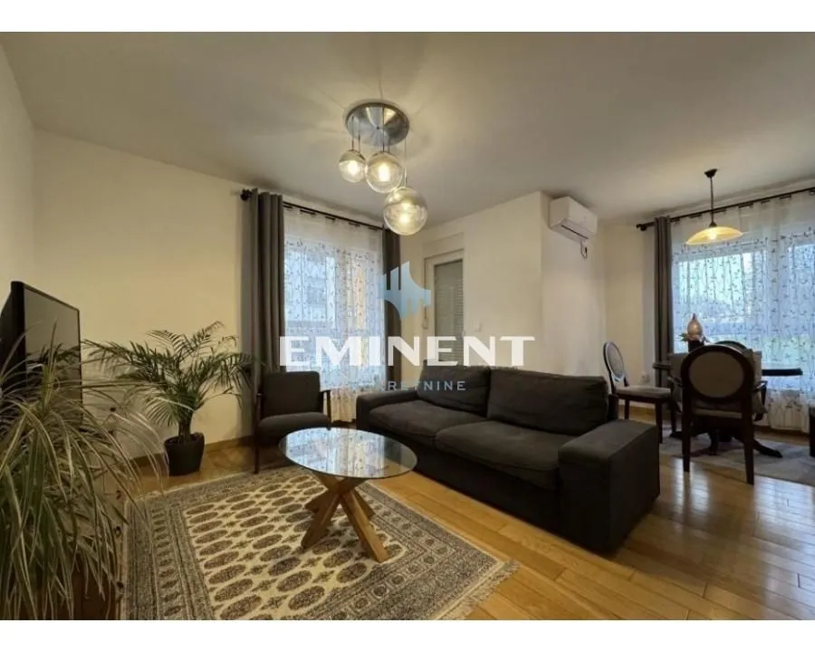 Izdavanje, trosoban stan, 71m², Zemun Gornji Grad, Zemun Sve Podlokacije