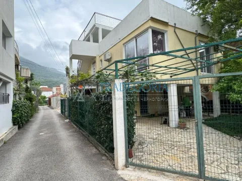 Prodaja, kuća, 180m², Sutomore, Bar
