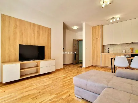 Rent, one bedroom apartment, 39m², Bečići, Budva - image 2