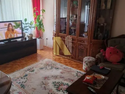 Prodaja, četvorosoban stan, 86m², Petrovaradin, Novi Sad