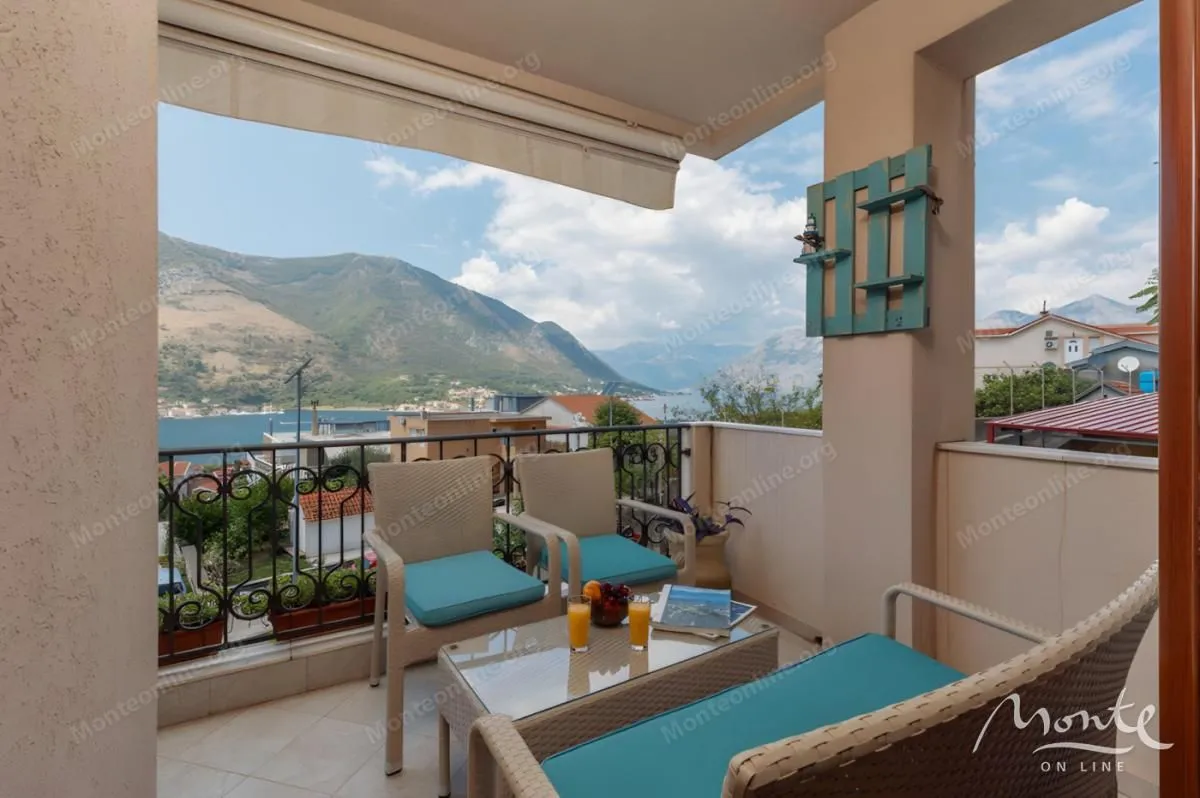 Sale, one bedroom apartment, 50m², Dobrota, Kotor