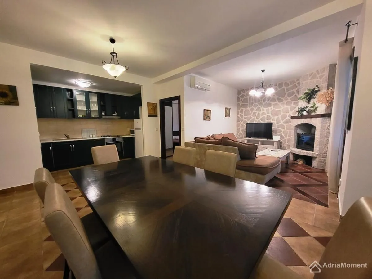 Sale, three bedroom apartment, 126m², Kostanjica, Kotor