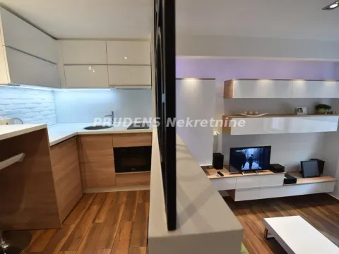 Izdavanje, jednosoban stan, 28m², Stari Grad, Beograd - image 3