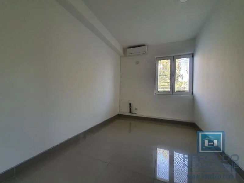 Sale, office space, 189m², Aqua park, Jagodina