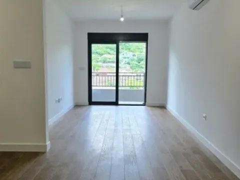 Izdavanje, dvosoban stan, 67m², Preko Morače, Podgorica