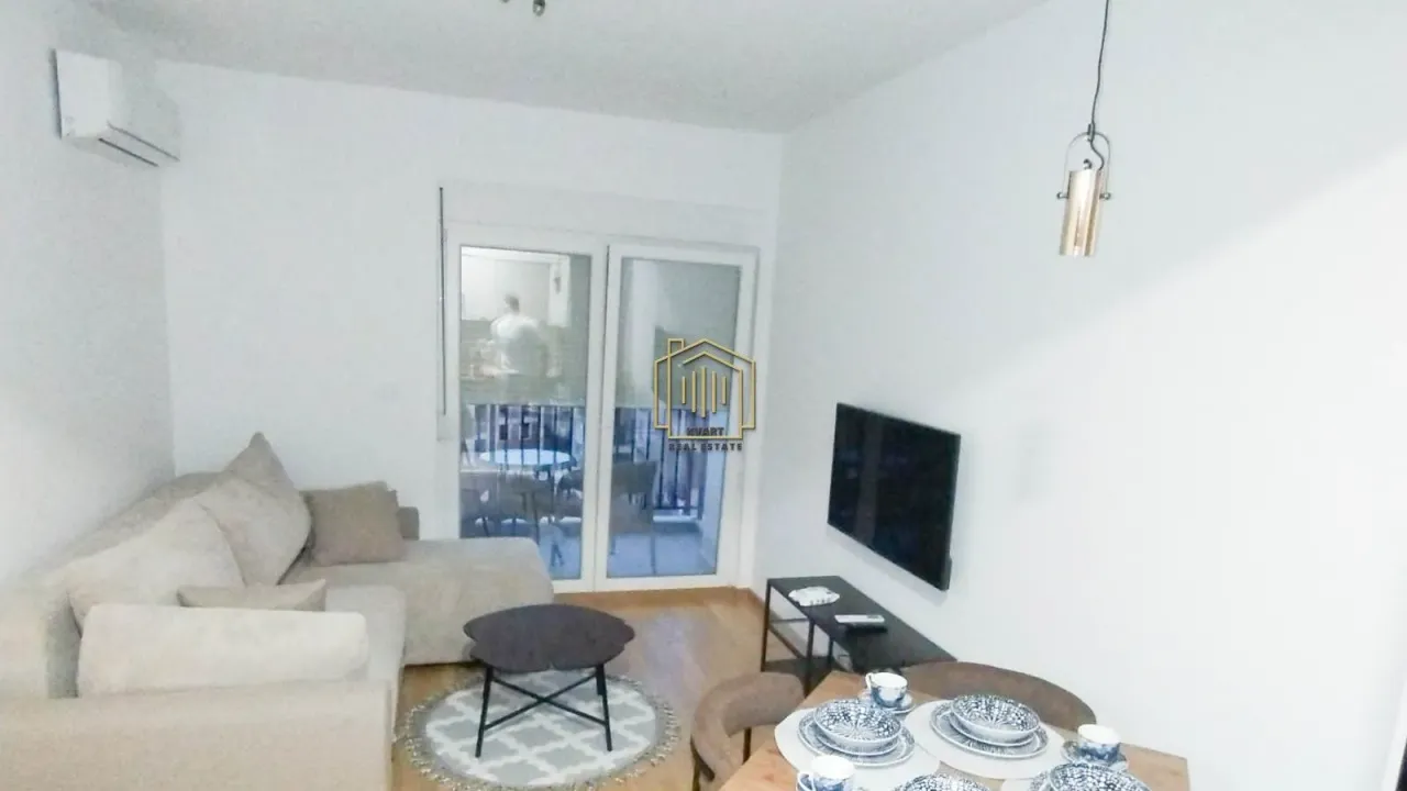 Izdavanje, dvosoban stan, 56m², Stara Varoš, Podgorica