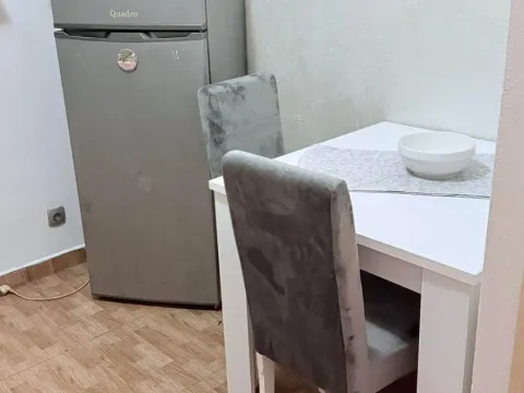 Izdavanje, jednosoban stan, 32m², Stari Aerodrom, Podgorica - image 3