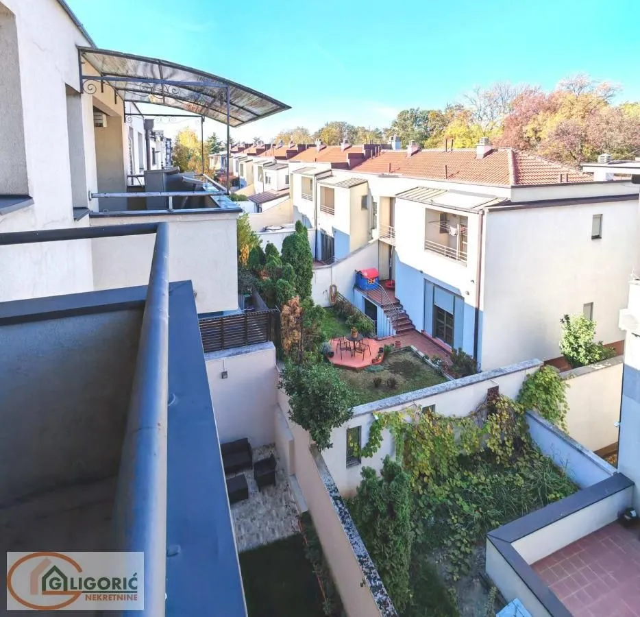 Prodaja, kuća, 300m², Banovo Brdo, Beograd