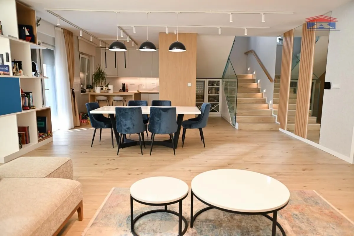 Sale, house, 360m², Petrovaradin, Novi Sad