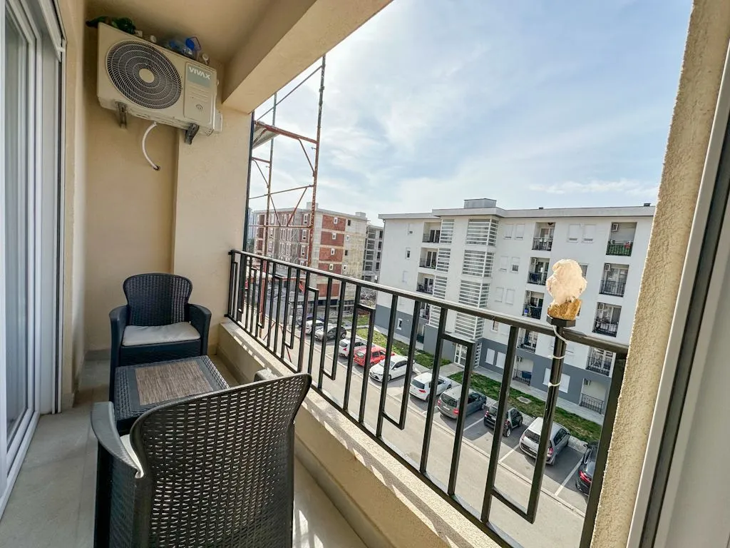 Izdavanje, dvosoban stan, 60m², Stari Aerodrom, Podgorica