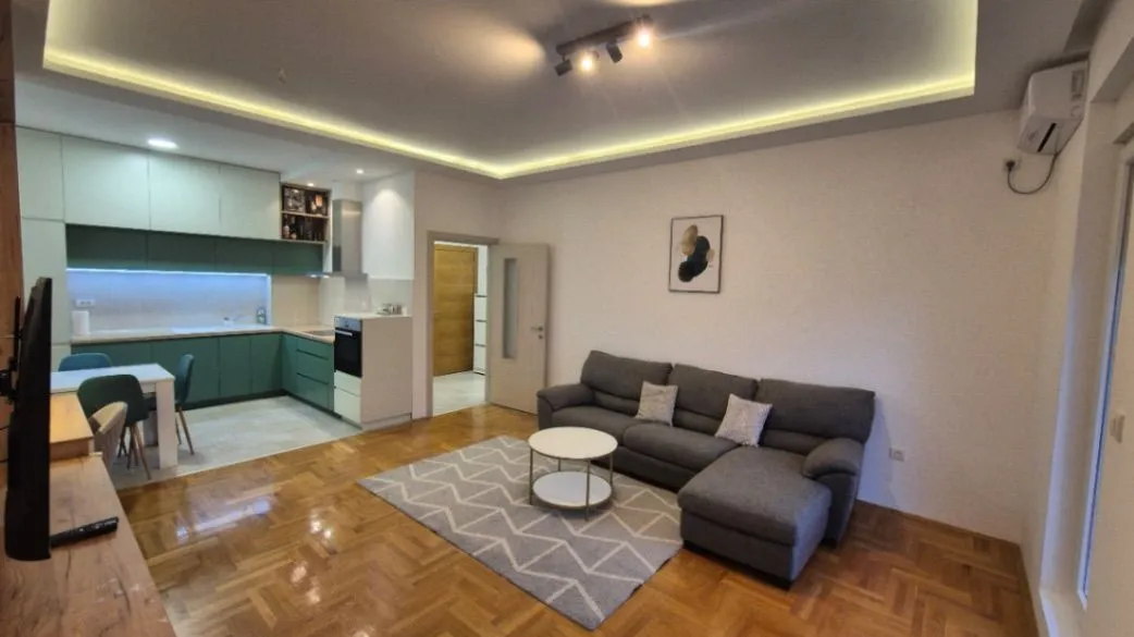 Izdavanje, jednosoban stan, 60m², Kava, Tivat