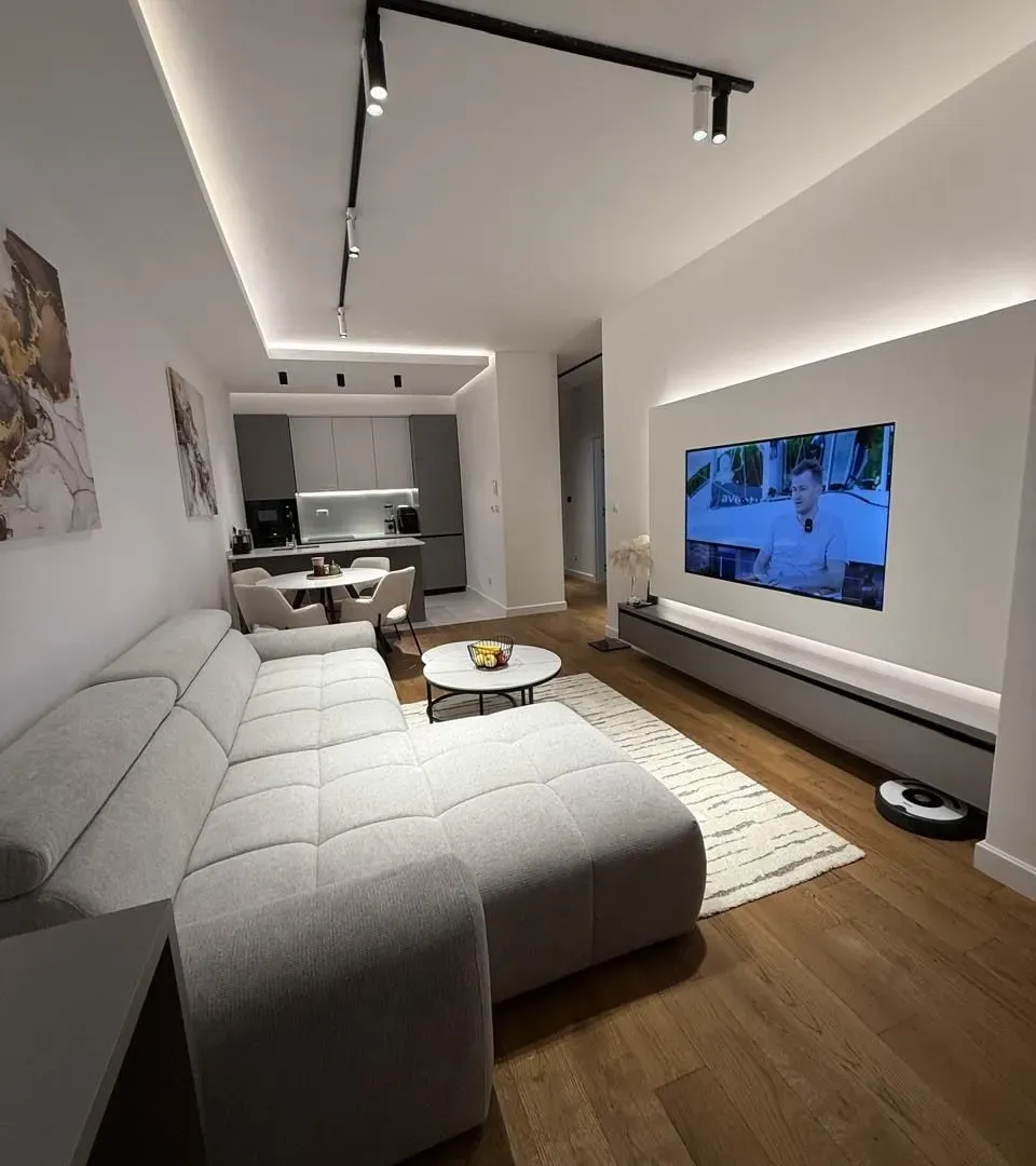 Prodaja, jednosoban stan, 65m², Centar, Bar