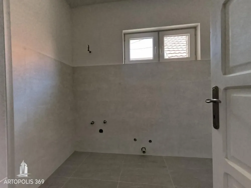 Prodaja, četvorosoban stan, 87m², Zemun Sve Podlokacije, Beograd