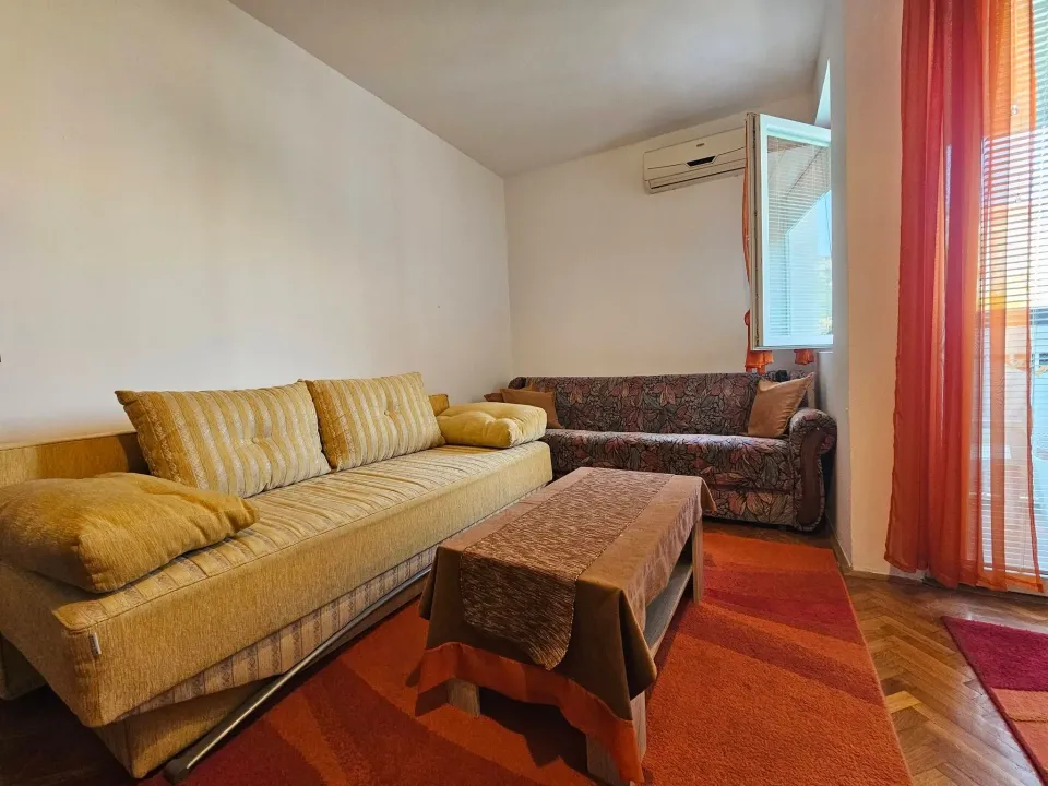 Rent, studio apartment, 32m², Centar, Bar