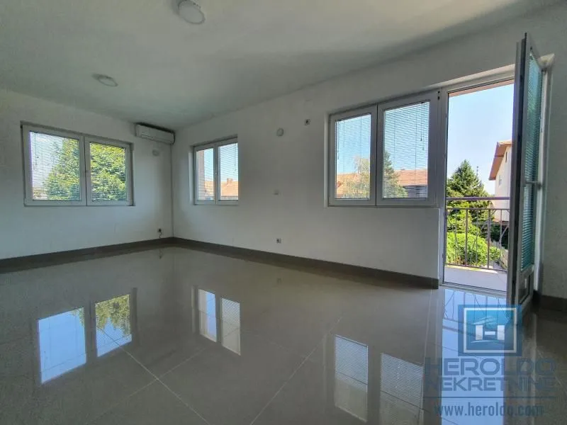 Sale, office space, 189m², Aqua park, Jagodina