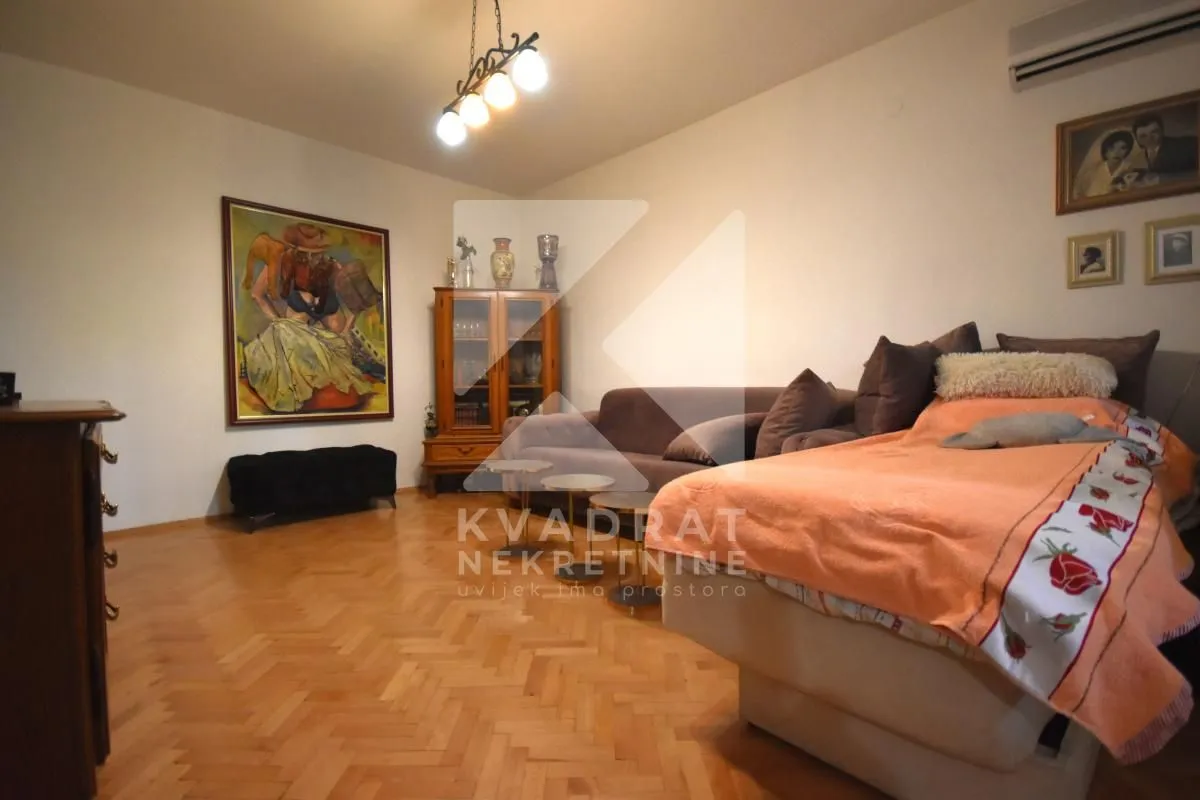 Prodaja, trosoban stan, 120m², Pobrežje, Podgorica