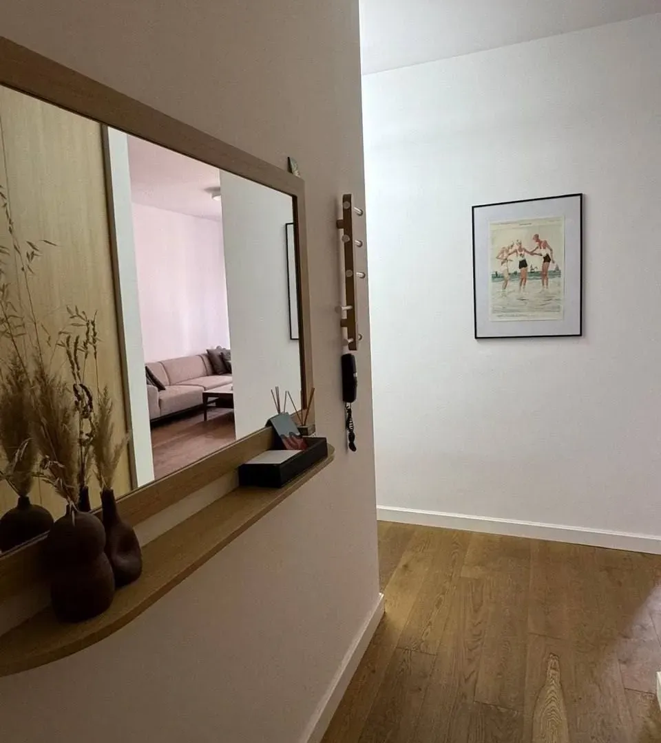 Prodaja, dvosoban stan, 96m², Soho City, Bar