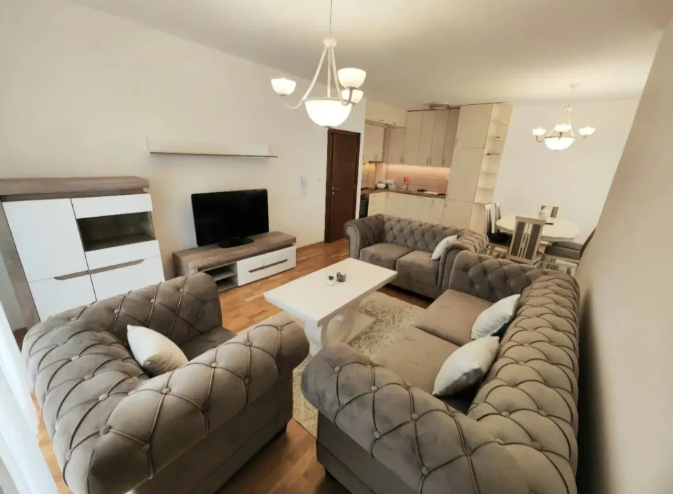 Izdavanje, dvosoban stan, 73m², Tuški Put, Podgorica
