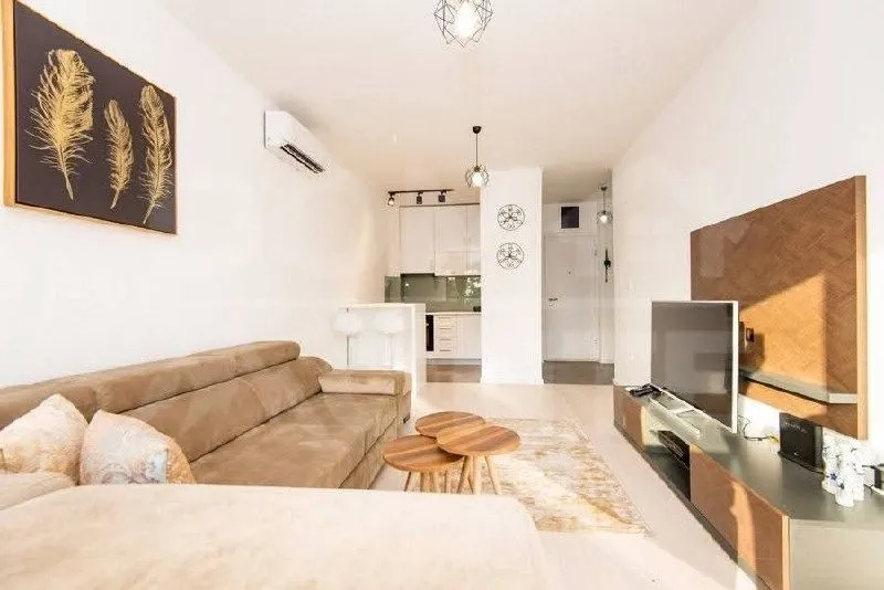 Rent, one bedroom apartment, 43m², Tivat, Crna Gora