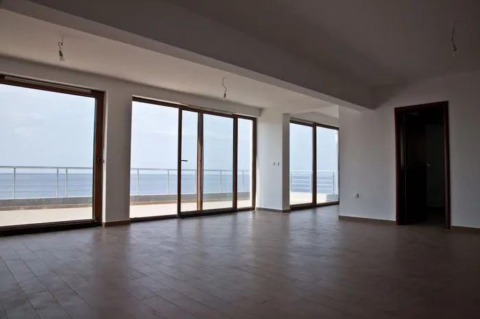 Prodaja, stan, 138m², Dobra Voda, Bar