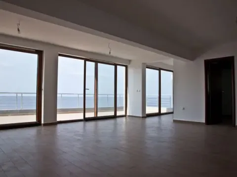 Prodaja, stan, 138m², Dobra Voda, Bar - image 9