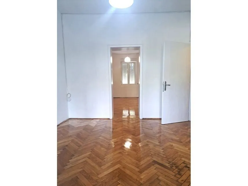 Izdavanje, jednosoban stan, 60m², Centar, Podgorica