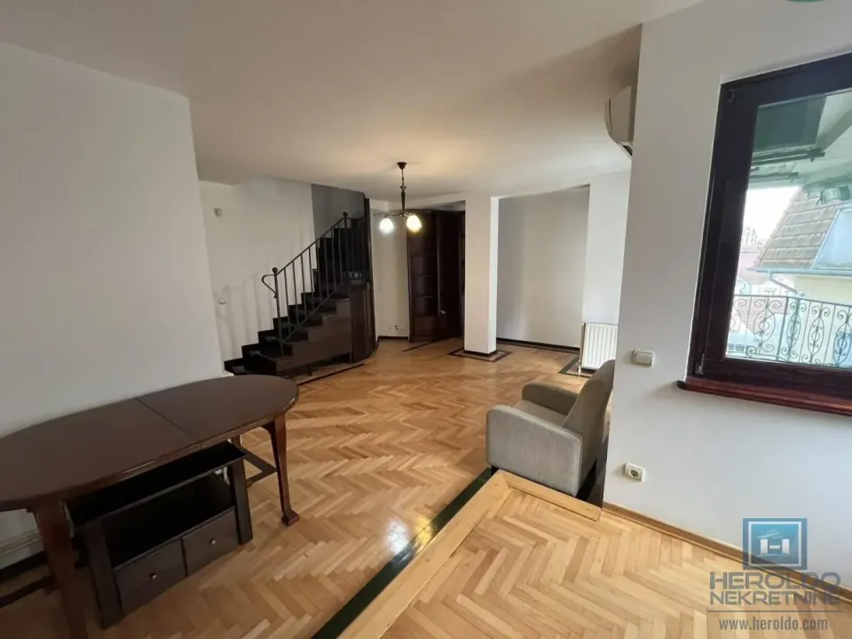 Prodaja, četvorosoban stan, 105m², Centar, Jagodina