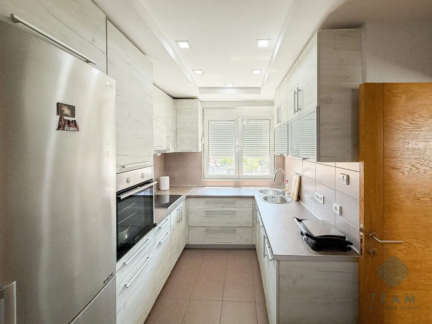 Izdavanje, trosoban stan, 150m², Zabjelo, Podgorica